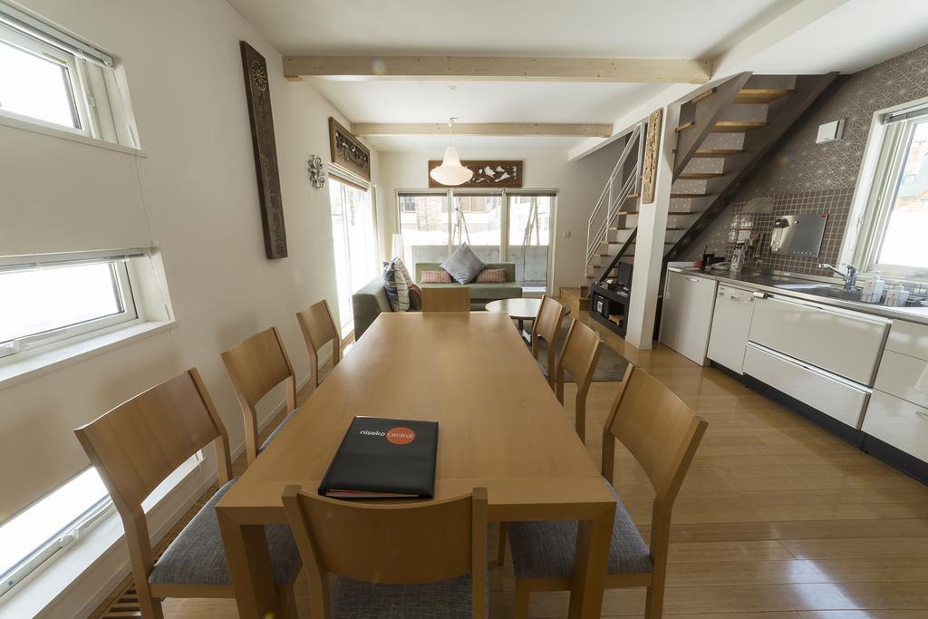 Niseko Central - Mori Houses คุตชาน ภายนอก รูปภาพ